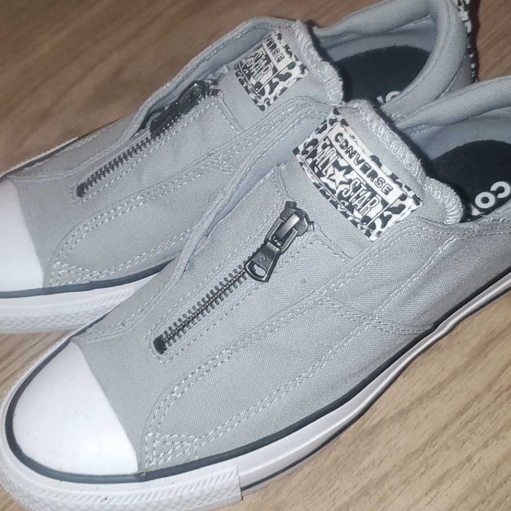 Nwot, womens converse